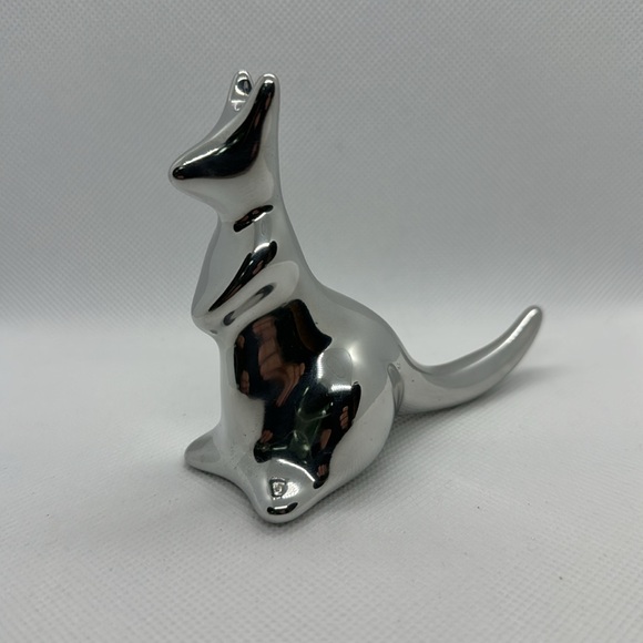 Rare Hoselton Aluminum KANGAROO Figurine 3 1/4" Canada - Picture 3 of 12